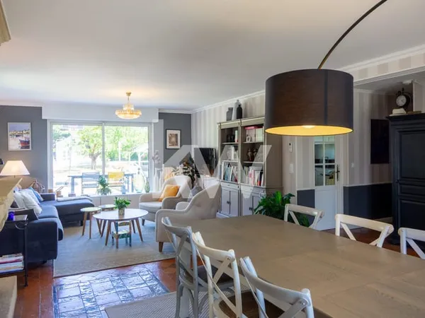 Saint-Denis-en-Val : maison T7 (167 m²) à vendre