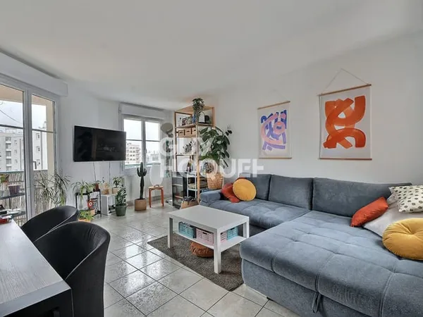 Appartement T3 de 67 m² traversant en avant-dernier étage - Bachut, Lyon 8ème (69008)