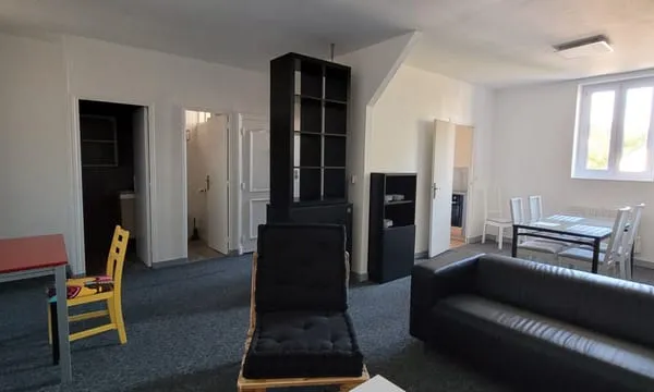 A LOUER Appartement meublé 3 pièces principales