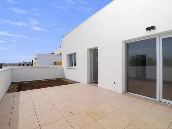 APPARTEMENT T5 DE 86.23 m² AVEC TERRASSE DRAPEAU