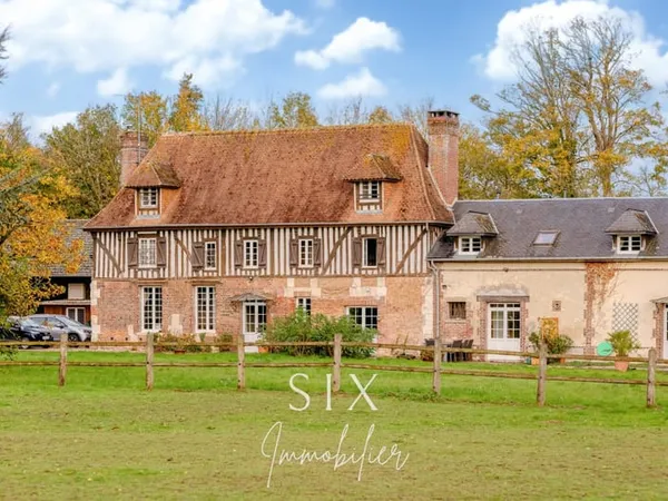 PROPRIETE EQUESTRE EDIFIEE SUR 10HA ENTRE PONT L'EVEQUE & LISIEU