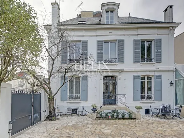 Maison Le Vesinet 9 pièces 250 m2