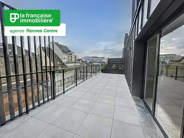 Appartement Rennes Centre-Ville, Rue d'Antrain - 6 pièces 127.81 m² carrez et 143.82m² - Terrasse 