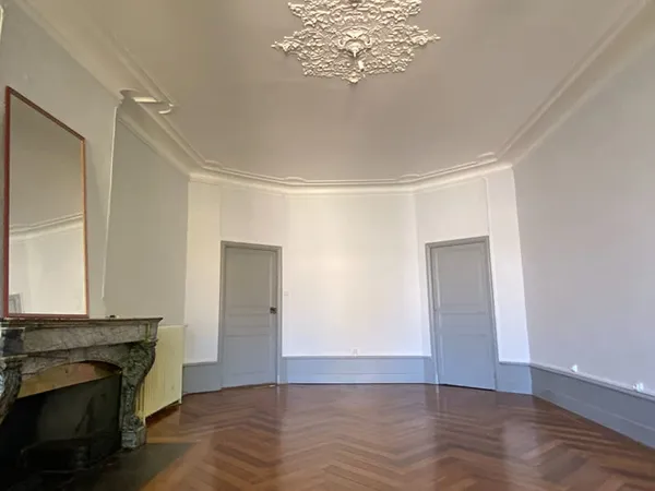 BOURG CENTRE bel appartement de 119 m² avec terrasse 