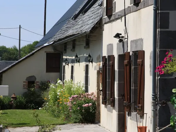 Maison 6 Chambres sur 1 Hectare de Terrain