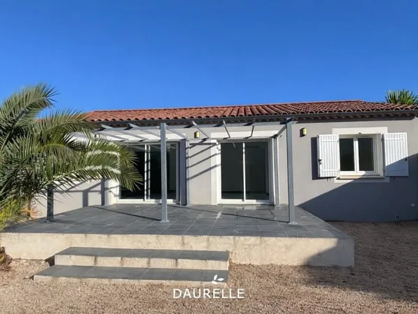Maison de plain-pied à vendre à CHÂTEAURENARD, avec 3 chambr 