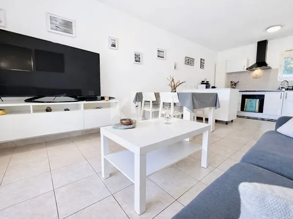 Macinaggio, T2 meublé prêt à vivre, terrasse, piscine, emplacement idéal