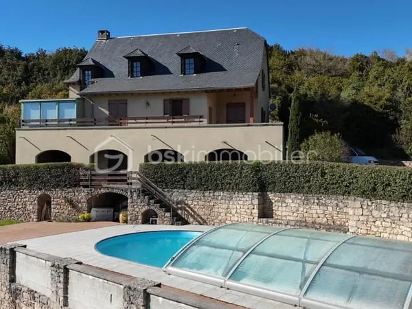 Sainte Radegonde, 5 chambres, piscine, grand terrain et garage