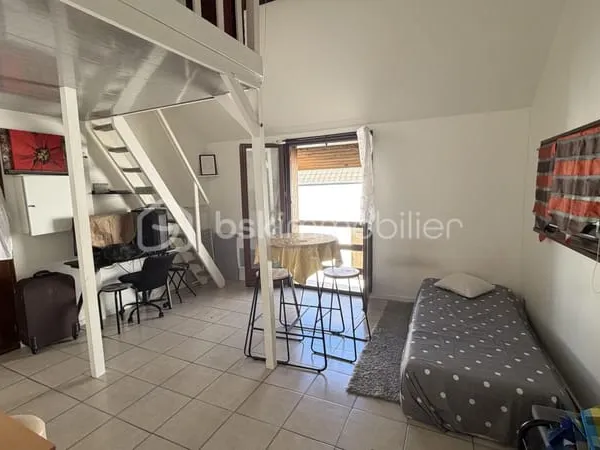 Charmant pied-à-terre à vendre dans le quartier prisé d'une ville dynamique