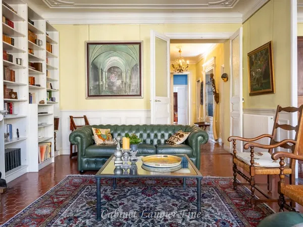 Appartement de Type 4/5 dans Immeuble Bourgeois Secteur Préf