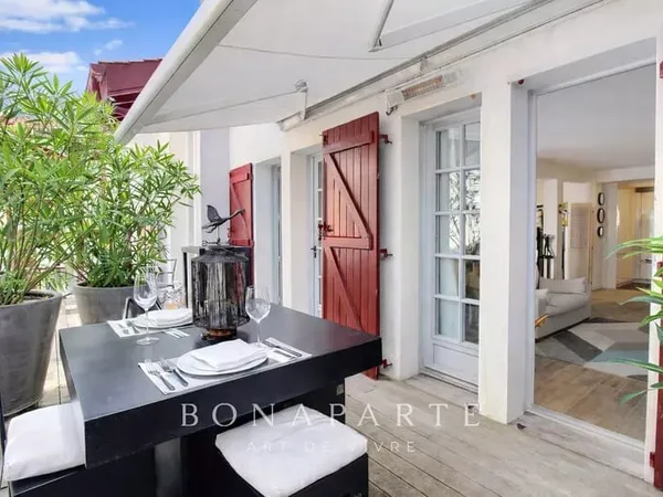 CIBOURE - BEL APPARTEMENT - TERRASSE ET GARAGE