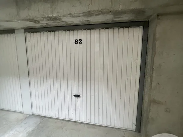 Parking 12 m²