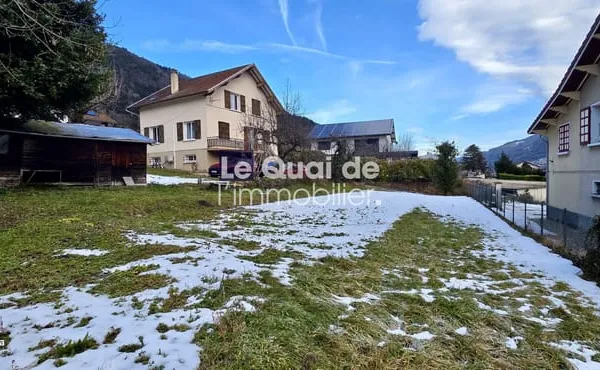 CRÊT-EN-BELLEDONNE - TERRAIN VIABILISE - 546 M² - VUE D?