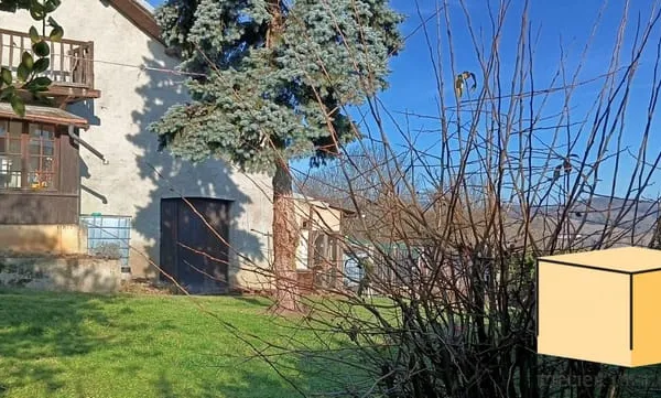 Maison avec terrain et dépendances
