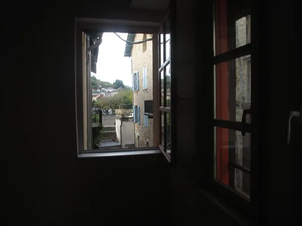 A LOUER T2 DANS RESIDENCE RECENTE EN CENTRE VILLE