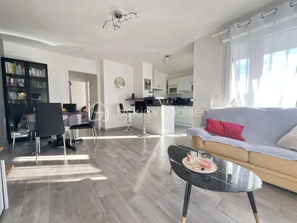 Appartement 3 pièces 60,57 m² avec balcon, ascenseur et parking - L'Étang-la-Ville
