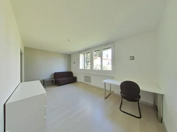 BEAU STUDIO MEUBLÉ - PROXIMITÉ DE L'IUT