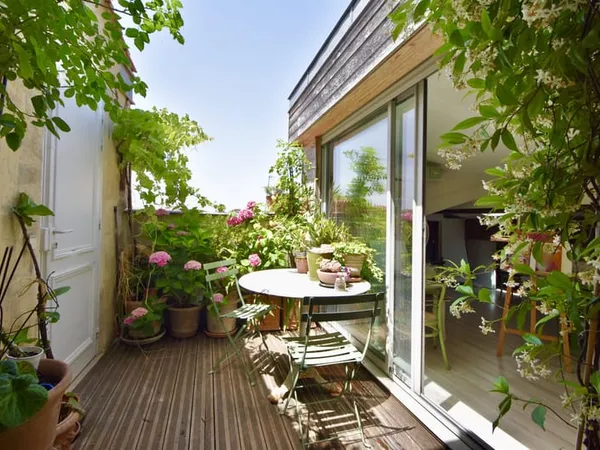 BORDEAUX SAINT MICHEL - A LOUER SUPER APPARTEMENT MEUBLÉ 90m