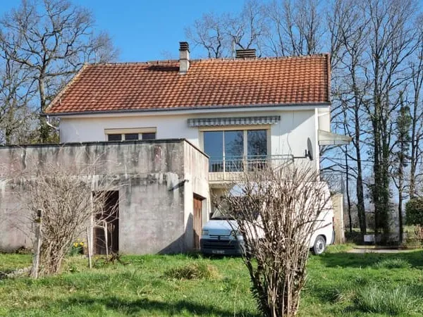 Proche commerces, vue dégagée