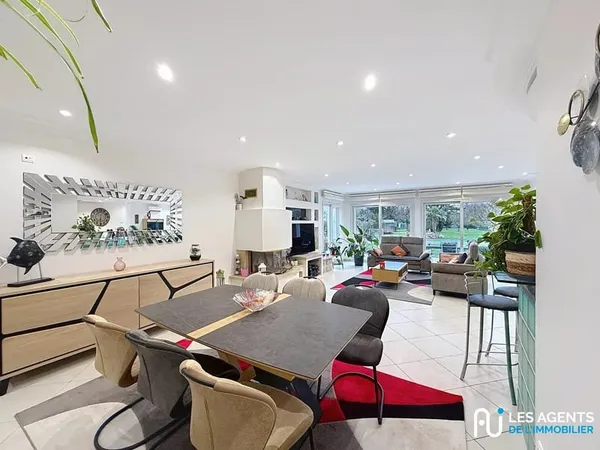 Belle maison récente avec piscine sur un terrain de 2.241 m2