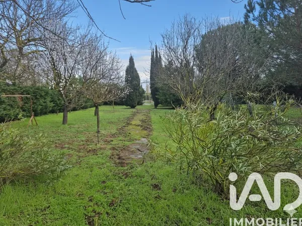 Terrain 888 m²