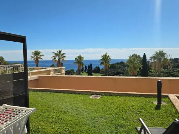 Nouveauté Magnifique appartement avec vue mer et jardin.