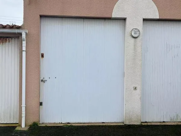 Garage avec mezzanine