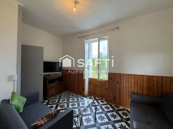 À vendre, maison d'environ 77m², idéalement située