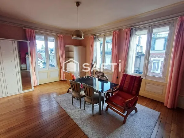 Appartement lumineux en plein centre-ville