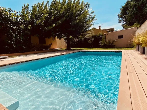 Villa plain-pied 3 chambres jardin et piscine