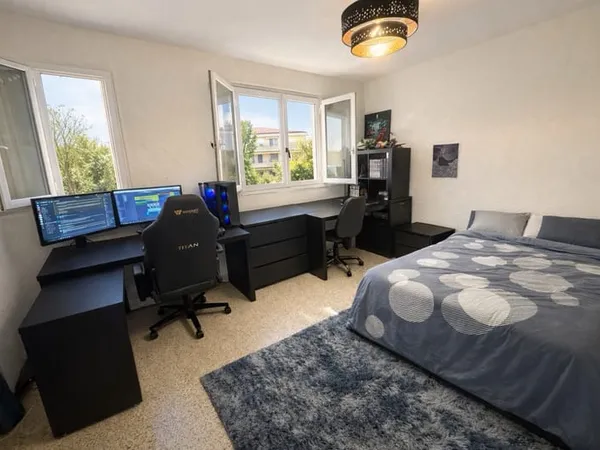 Grand studio de 28,91 m2 avec une place de parking et cave