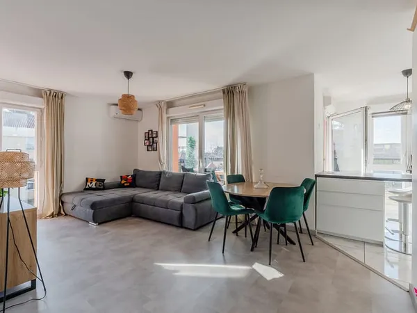 Appartement Meyzieu 3 pièce(s) 67 m2 - proche tram