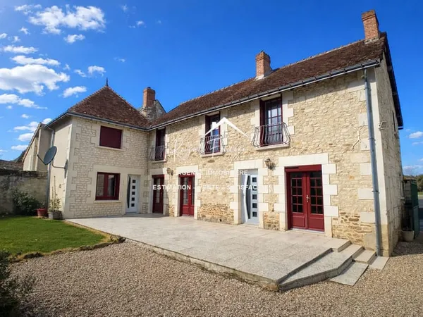 Dans un hameau, bien situé, venez poser vos valises dans cette
