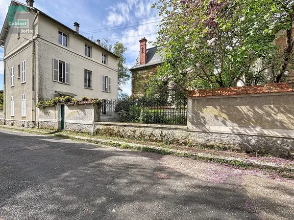 Maison familiale à rénover, Triangle d'or, entre gare et cen