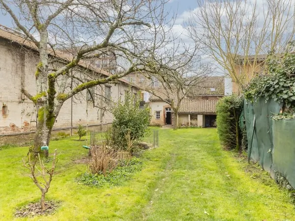 Maison de ville 225 m2 5 chambres Jardin + dépendance