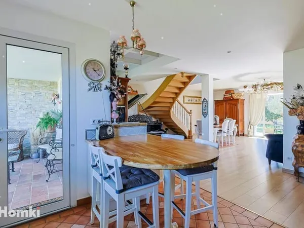 Maison/Villa T6 de 164 m2 à Poey-de-Lescar 64230
