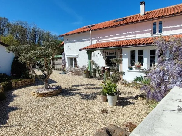 ✨Charmante maison de village au style élégant à Nieuil, Charente✨