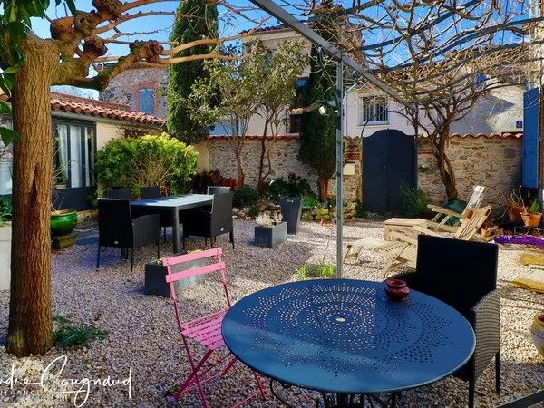 Dourgne centre - Maison de caractère 360 m², 10 chambres avec gîte, proche commerce et groupe scolai