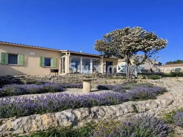 Grignan Centre Maison de plain pied avec jardin