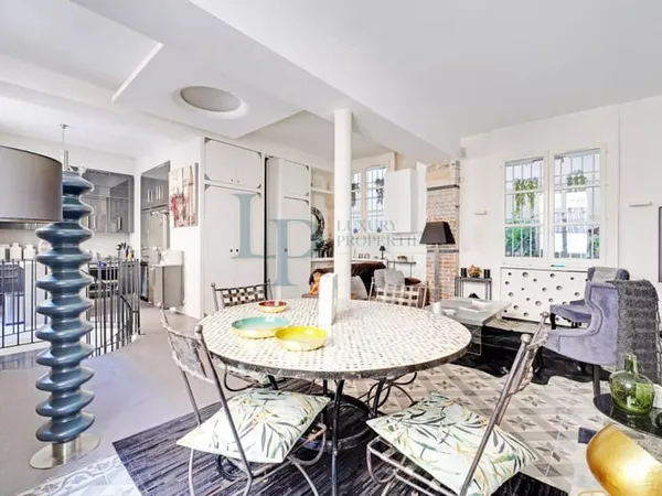 PARIS III - EXCLUSIVITÉ - PLACE DES VOSGES - APPARTEMENT 3 PIÈCES - COMME UNE MAISON - RÉNOVÉ - CALM