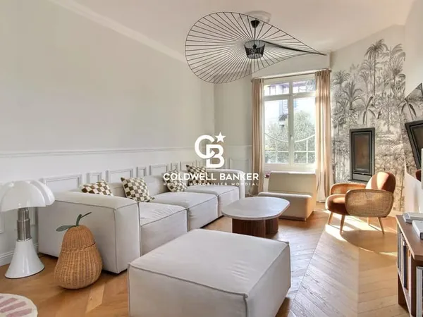 EXCLUSIVITÉ - CAUDERAN - SUPERBE MAISON FAMILIALE RÉNOVÉE - GRAND JARDIN - STATIONNEMENTS