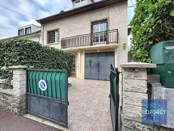 Maison Chilly Mazarin 9 pièce(s) 140.35 m2