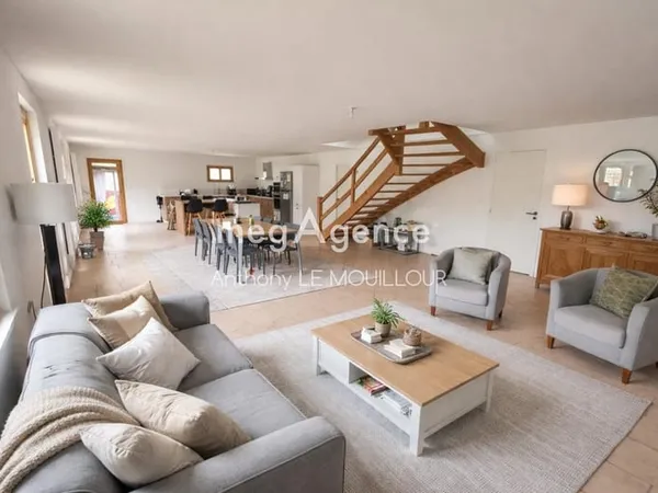 MAISON 7 PIECES + DEPENDANCES A RENOVER BEAU POTENTIEL
