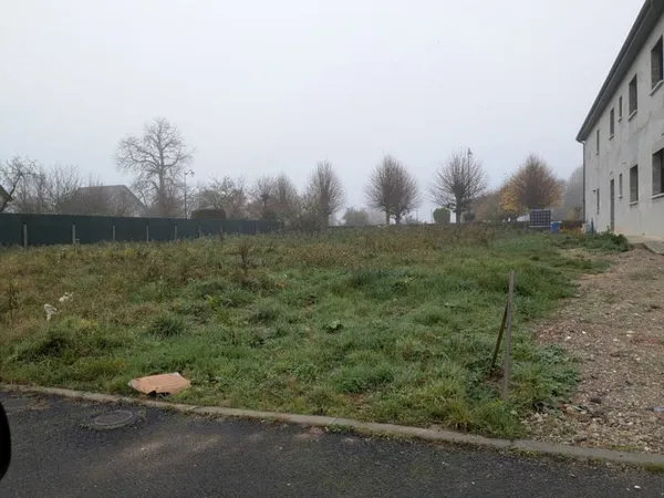 Terrain 734 m²