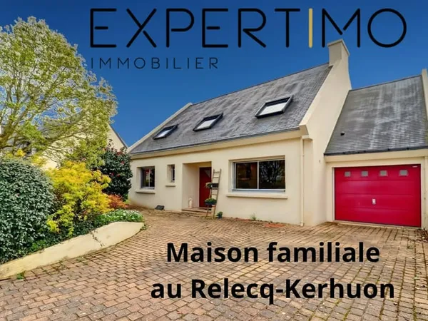Maison familiale rénovée avec vue dégagée et aperçu mer 18