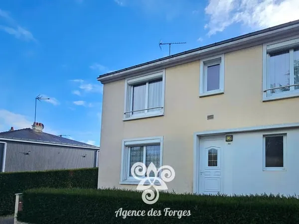 Maison 4 chambres + garage + terrain / Le Fuilet