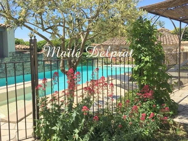 Maison de plain-pied - Piscine, pool house et jardin paysagé - Aubignan (84)