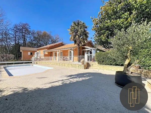 REYRIEUX - Maison 217 M²- 4 chambres et studio indépendant