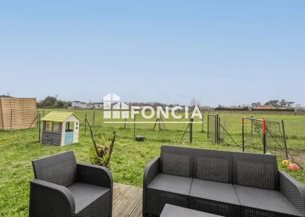 Bassens Maison T3 avec jardin et 2 stationnements
