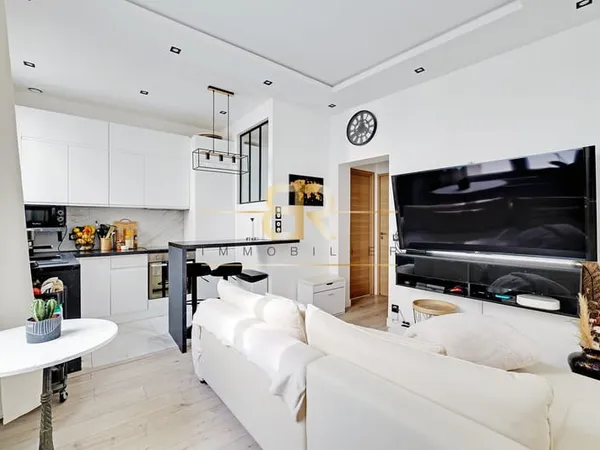 T3 RÉNOVÉ DE 42 M2 CALME BELLE HAUTEUR SOUS PLAFOND PR